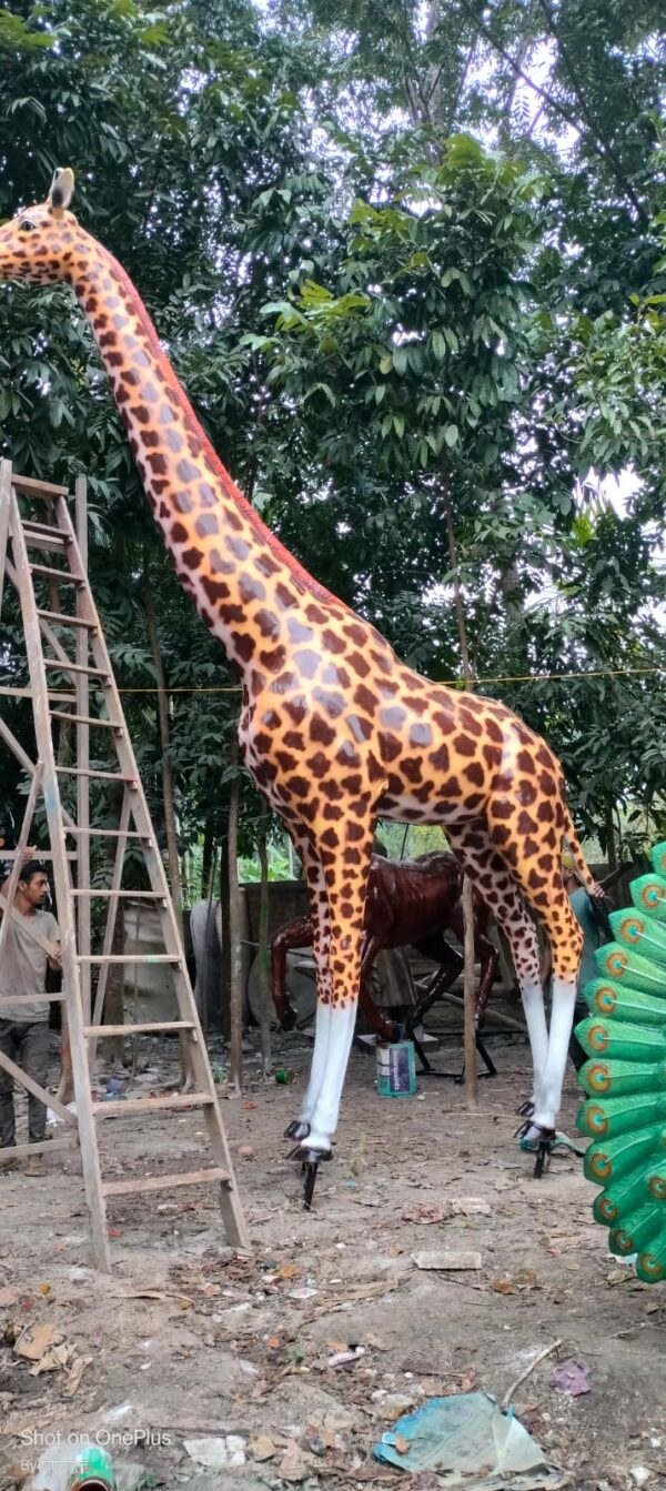 Giraffe Sculpture